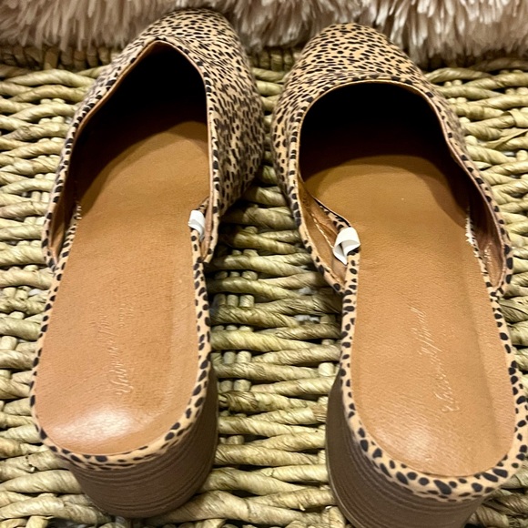 Universal Thread Leopard Print Mule - Picture 4 of 11